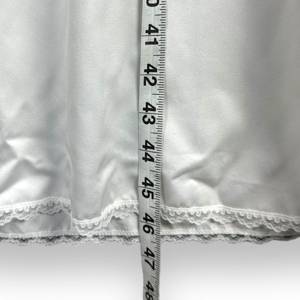 VTG Barbizon Nightgown Women's sz Med Embroidered Ruffle Lace Pearl Button GUC - Picture 9 of 11